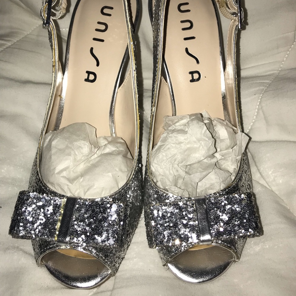 Silver Heels - Picture 4 of 4